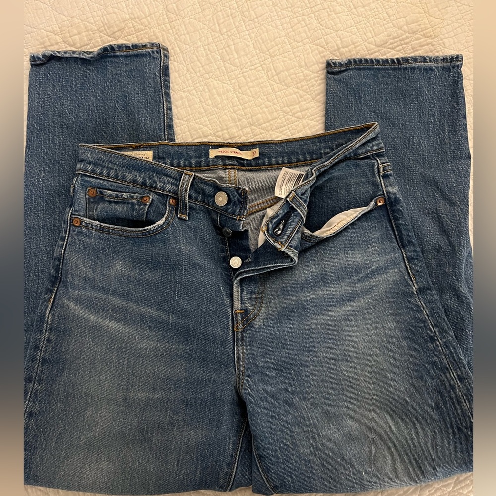 Levi wedgie straight jeans